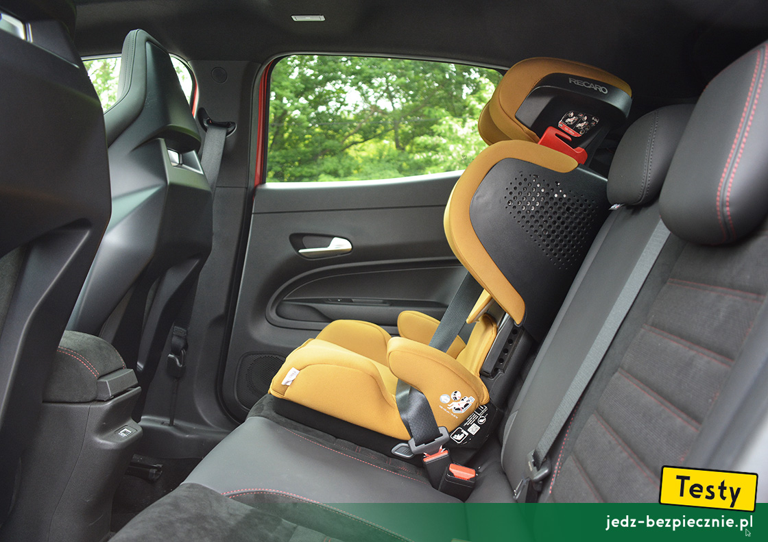 TESTY | Alfa Romeo Junior hybrid | montaż fotelika samochodowego dla dziecka, Isofix, i-Size, grupa 2-3, przodem do kierunku jazdy, kanapa, Recaro Mako Elite 2