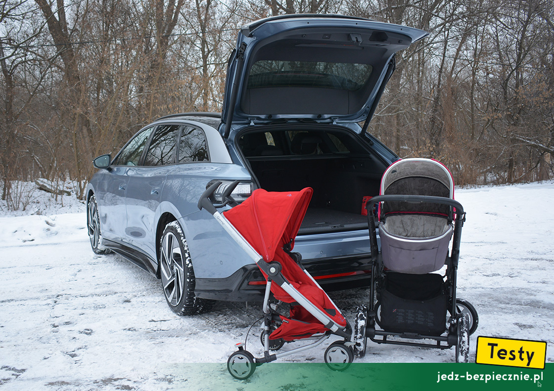 TESTY | Volkswagen ID.7 | próby pakowania dwóch wózków dziecięcych do bagażnika