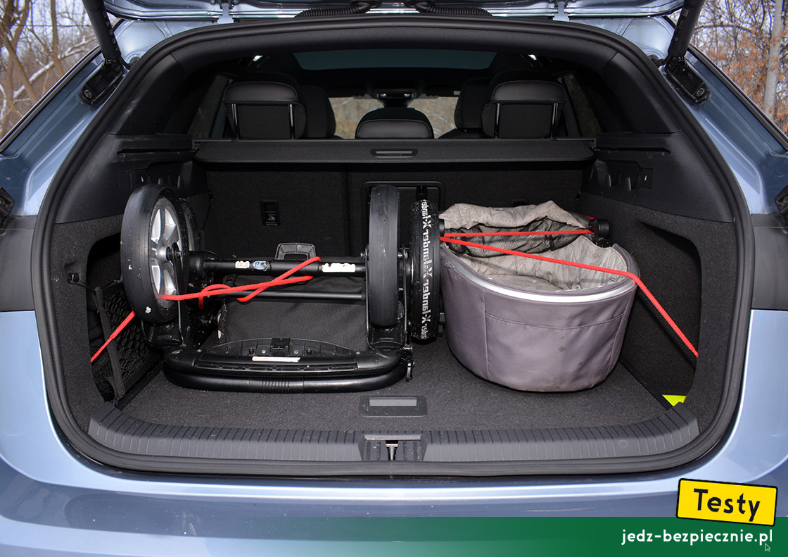 TESTY | Volkswagen ID.7 | próba spakowania do bagażnika dwuczęściowego wózka dziecięcego x-lander
