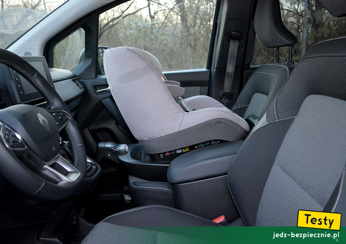 TESTY | Renault Grand Kangoo | montaż fotelika dziecięcego z grupy 0/1 na miejscu pasażera, baza Isofix, i-Size, tyłem do kierunku jazdy
