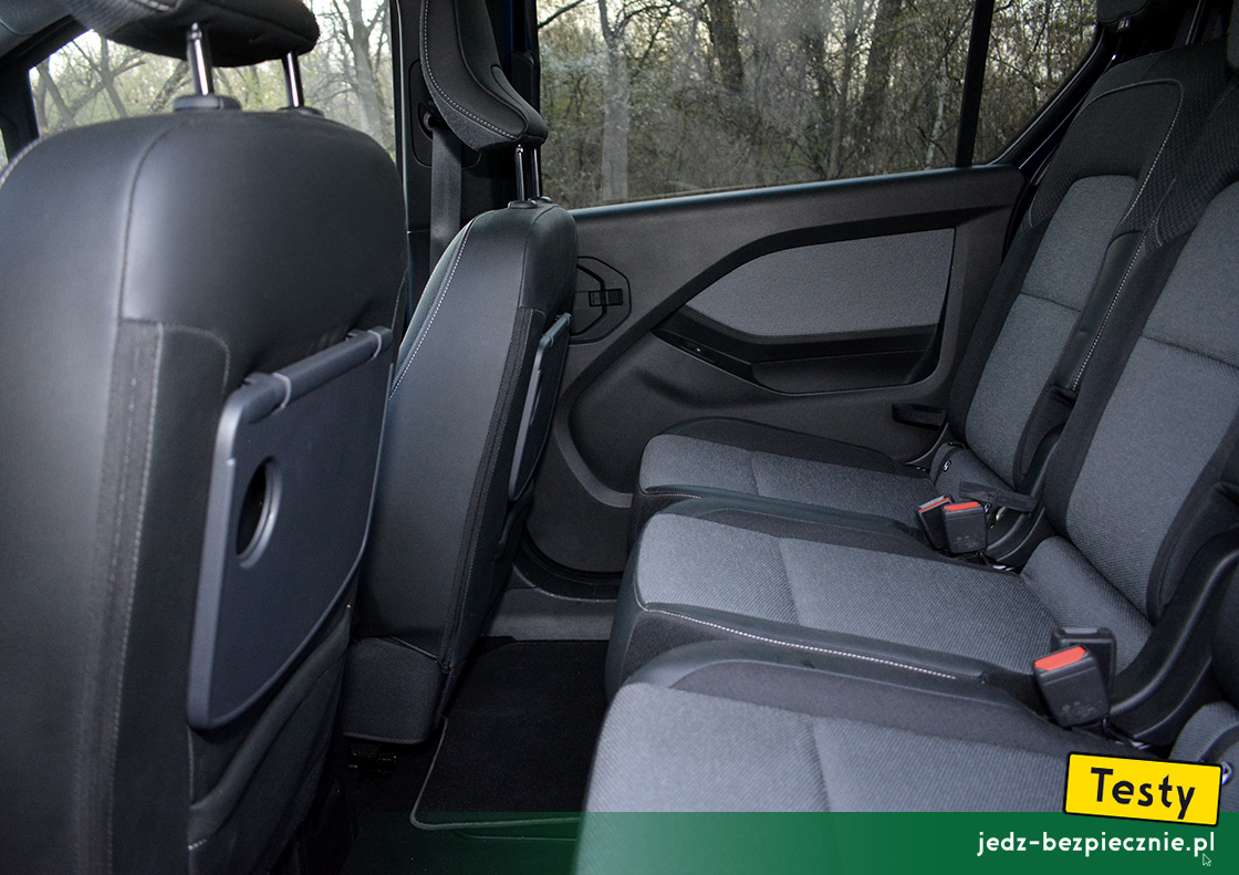 TESTY | Renault Grand Kangoo | miejsce na nogi pasażera podróżującego w II rzędzie siedzeń