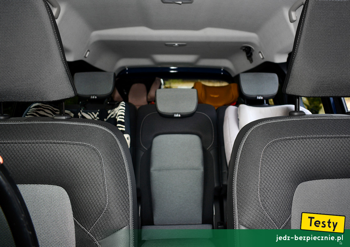 TESTY | Renault Grand Kangoo | dziecko bez fotelika na środkowym miejscu II rzędu siedzeń