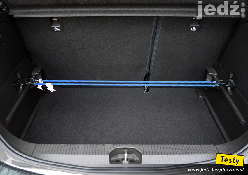 TESTY | Opel Corsa E - bagażnik, uchwyty do siatki lub linek