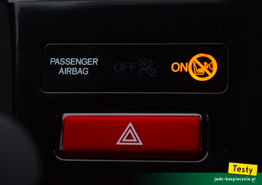 Testy - Honda Jazz III - sygnalizacja aktywnej poduszki powietrznej pasażera, ON