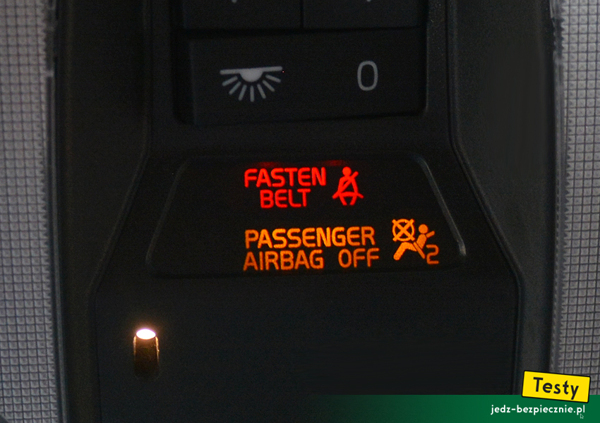 TESTY | Volvo XC60 - sygnalizacja, nieaktywna poduszka powietrzna pasażera, OFF, fotelik dziecięcy, tyłem do kierunku jazdy
