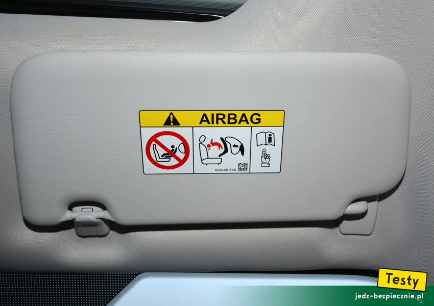 TESTY | Ford Fiesta VIII | Wyposażenie samochodu - ostrzeżenie z piktogramem na osłonie przeciwsłonecznej pasażera