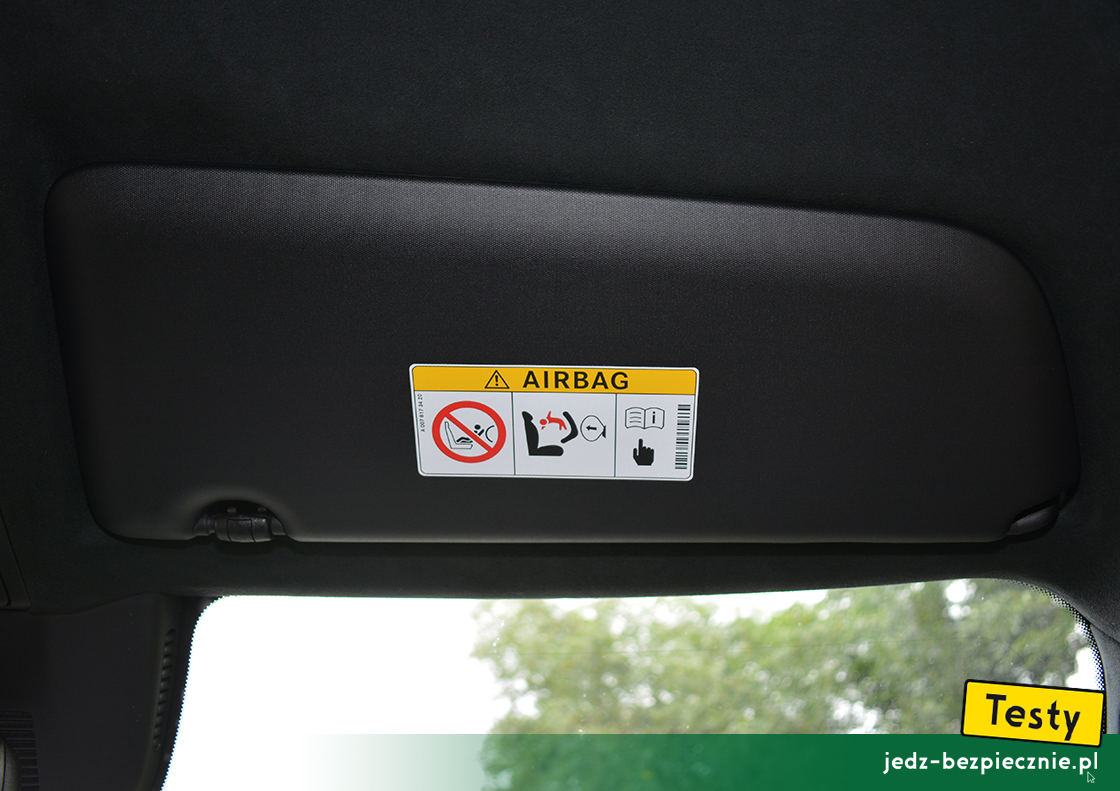 Mercedes Klasa V - ostrzeżenie przed ustawieniem fotelika dziecięcego tyłem do kierunku jazdy