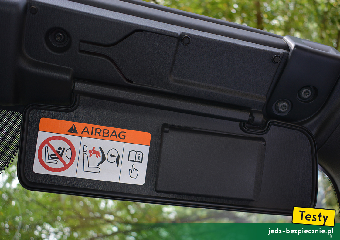 Testy - Abarth 124 Spider - ostrzeżenie przed ustawieniem fotelika dziecięcego tyłem do kierunku jazdy