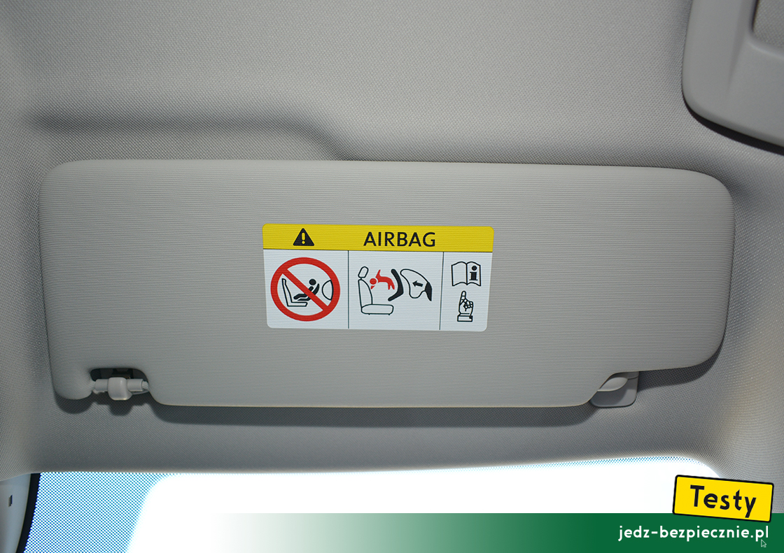 TESTY | Skoda Octavia IV kombi | Wyposażenie samochodu - ostrzeżenie na osłonie przeciwsłonecznej pasażera, fotelik tyłem do kierunku jazdy