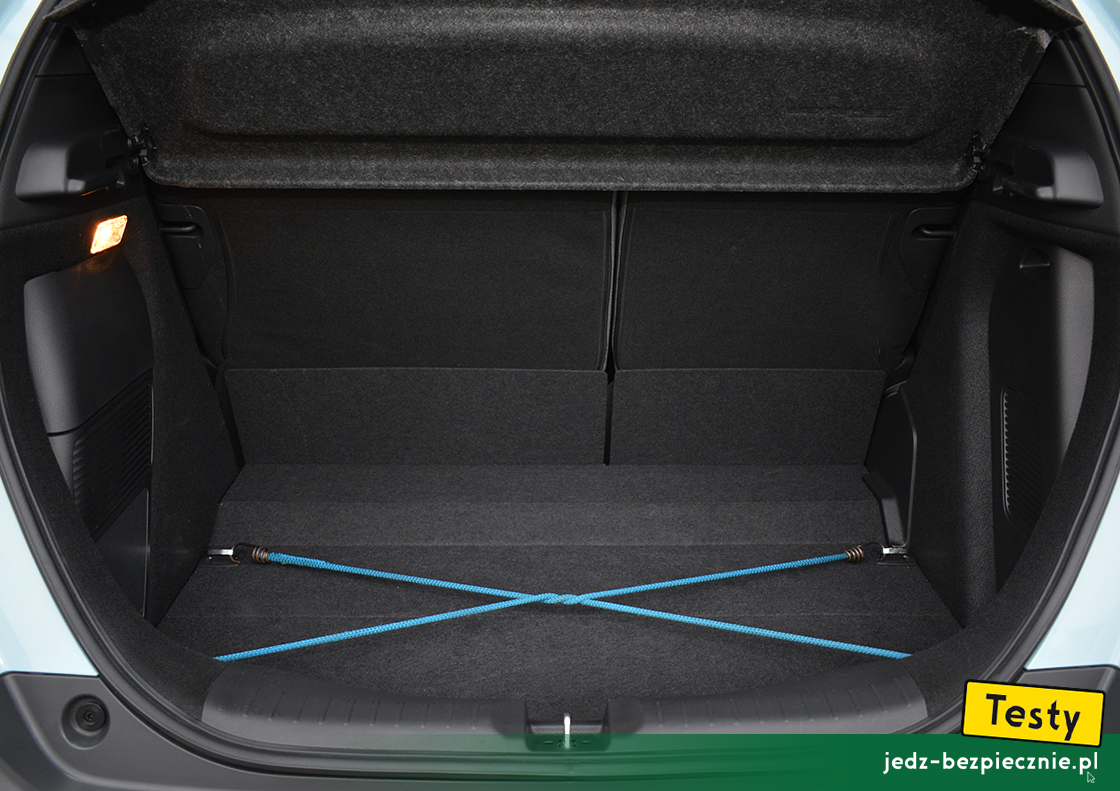 Testy - Honda Jazz IV Crosstar hybrid - linki do mocowania przewożonych przedmiotów w bagażniku