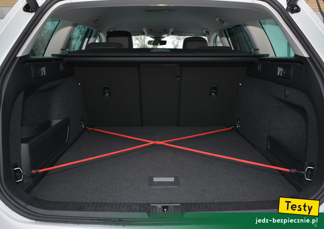 Testy - Volkswagen Passat VIII GTE Variant - linki zabezpieczające przewożony bagaż