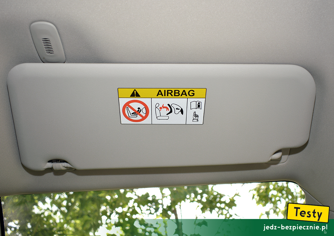 Testy - Peugeot e-Traveller - ostrzeżenie, fotelik tyłem do kierunku jazdy, aktywna poduszka powietrzna pasażera