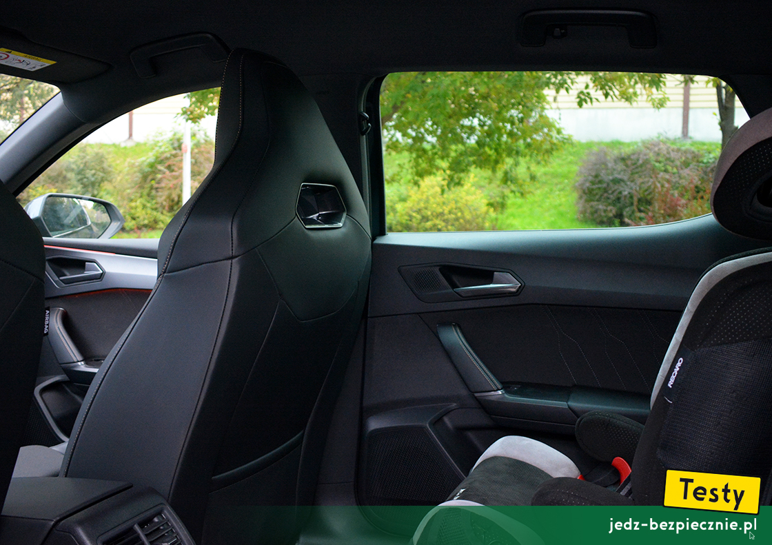 Testy - Cupra Leon e-Hybrid hatchback - przyciemniane boczne szyby