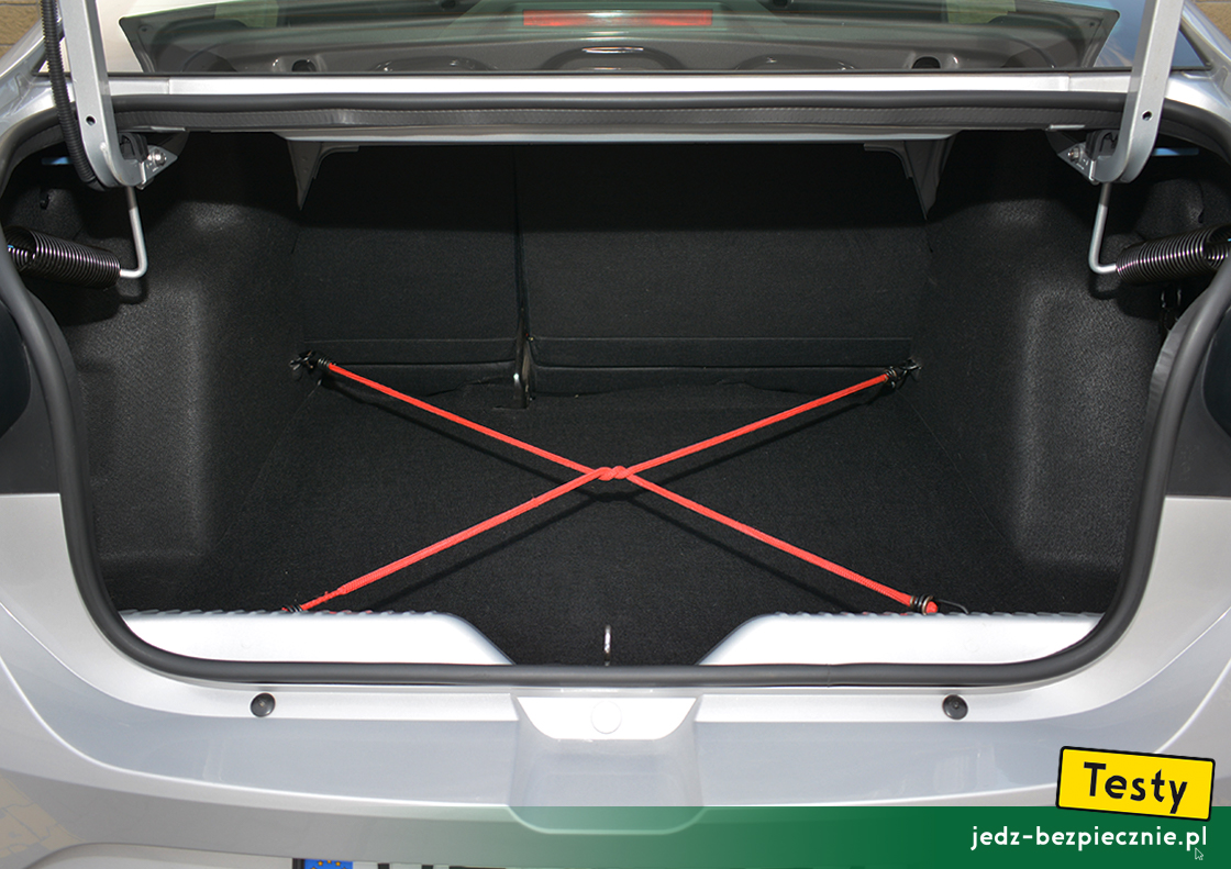 Testy - Dacia Logan III - linki zabezpieczające przewożone przedmioty w bagażniku