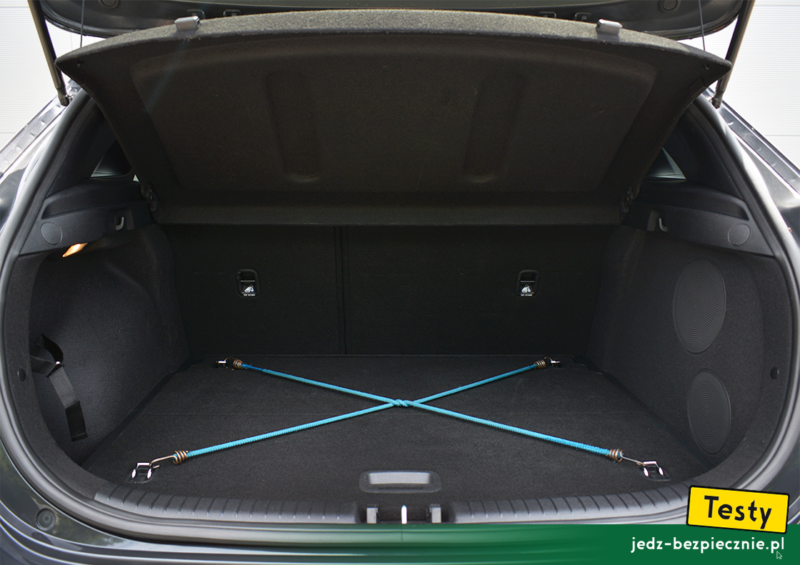 Testy - Kia Ceed III hatchback - linki zabezpieczające bagaż