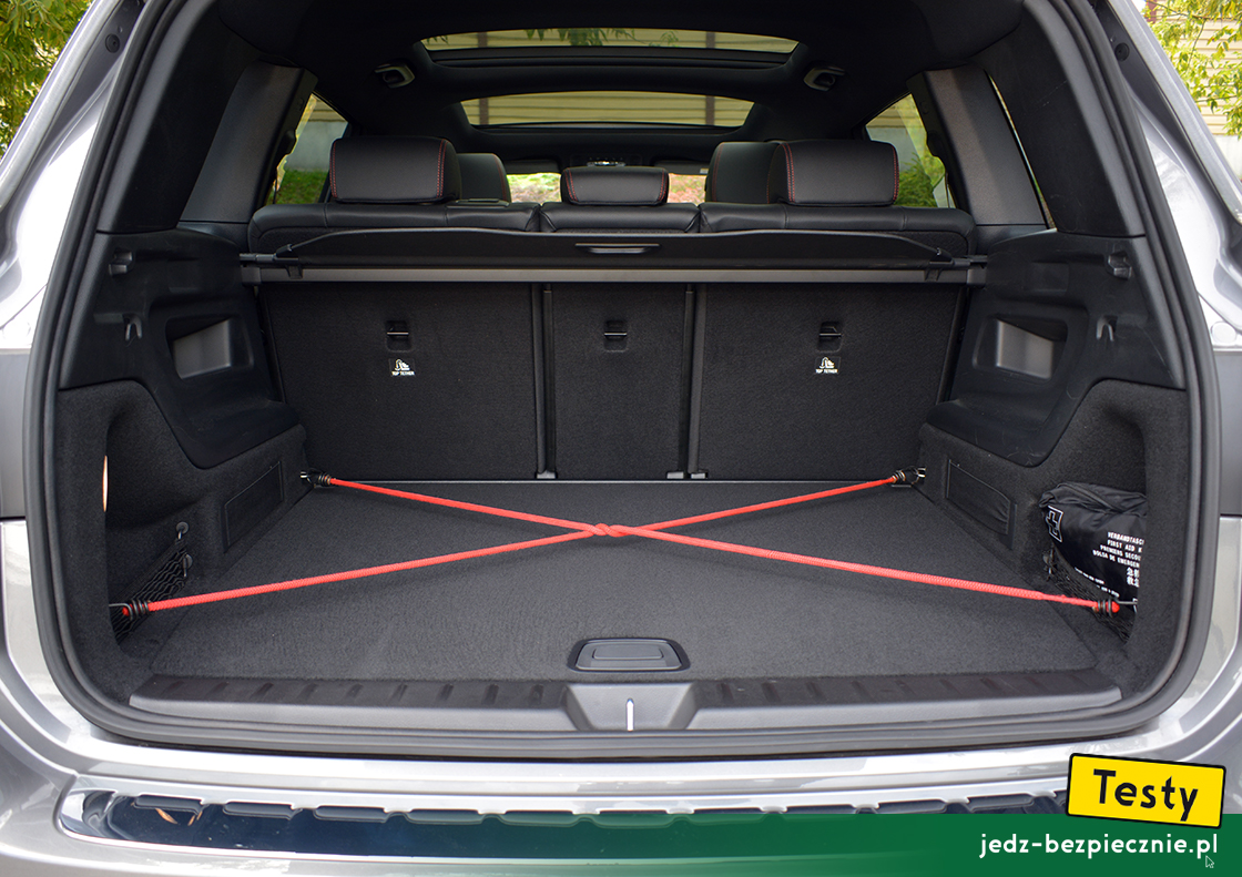 Testy - Mercedes EQB 300 4Matic, 5-osobowy - linki zabezpieczające przewożone przedmioty w bagażniku