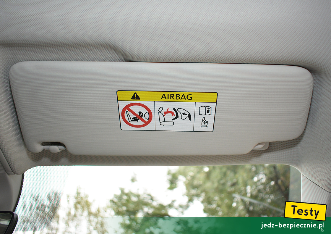 Testy - Volkswagen Taigo - ostrzeżenie przed montażem na miejscu pasażera fotelika dziecięcego w pozycji tyłem do kierunku jazdy przy aktywnej poduszce powietrznej