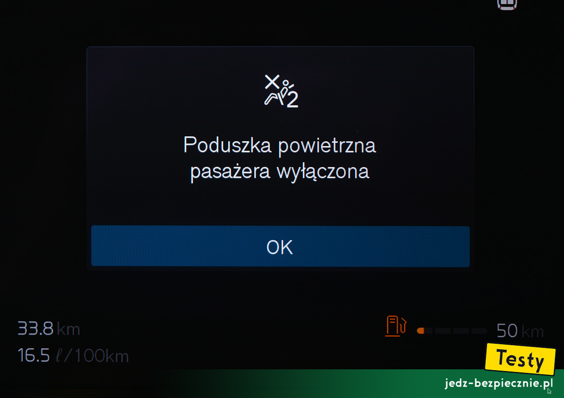 Testy - Volvo XC90 B5 7-osobowy - potwierdzenie dezaktywacji poduszki powietrznej pasażera, OFF, fotelik dziecięcy tyłem do kierunku jazdy