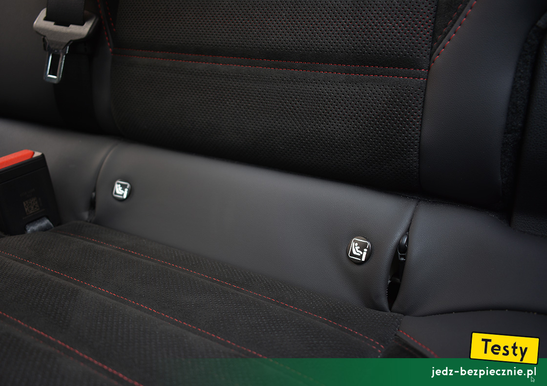 TESTY | Alfa Romeo Junior hybrid | mocowania Isofix, i-Size, skrajne miejsca kanapy