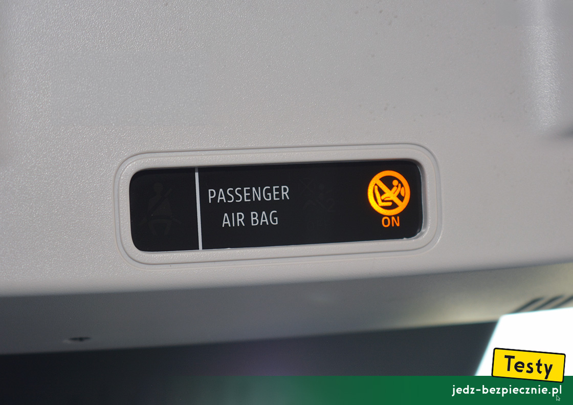 TESTY | Renault Grand Kangoo | informacja o statusie czołowej poduszki pasażera, aktywna, ON