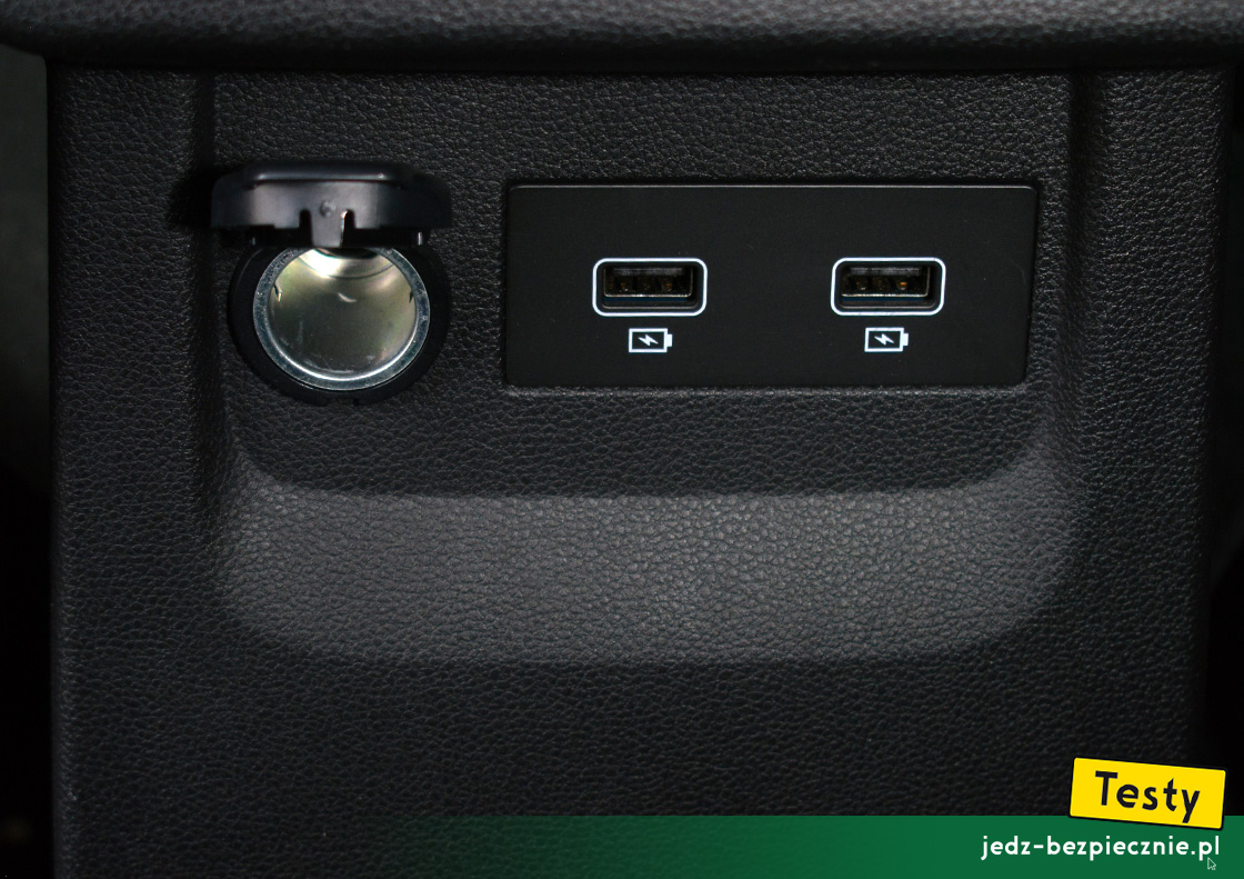 TESTY | Renault Grand Kangoo | gniazdo 12V i porty usb-c dla pasażerów z tyłu