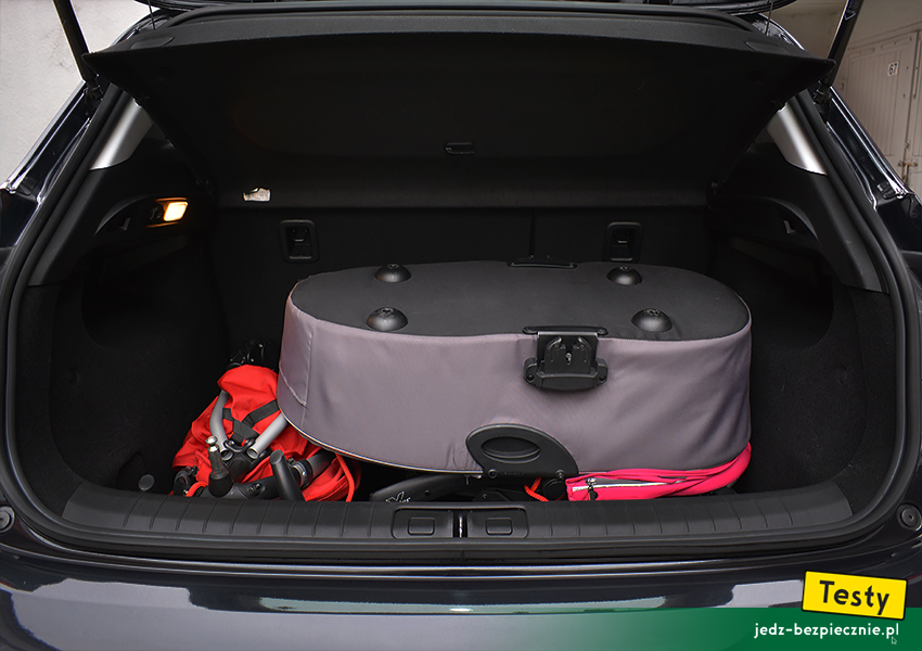 TESTY | Fiat Tipo hatchback | próby z pakowania wózków dziecięcych do bagażnika