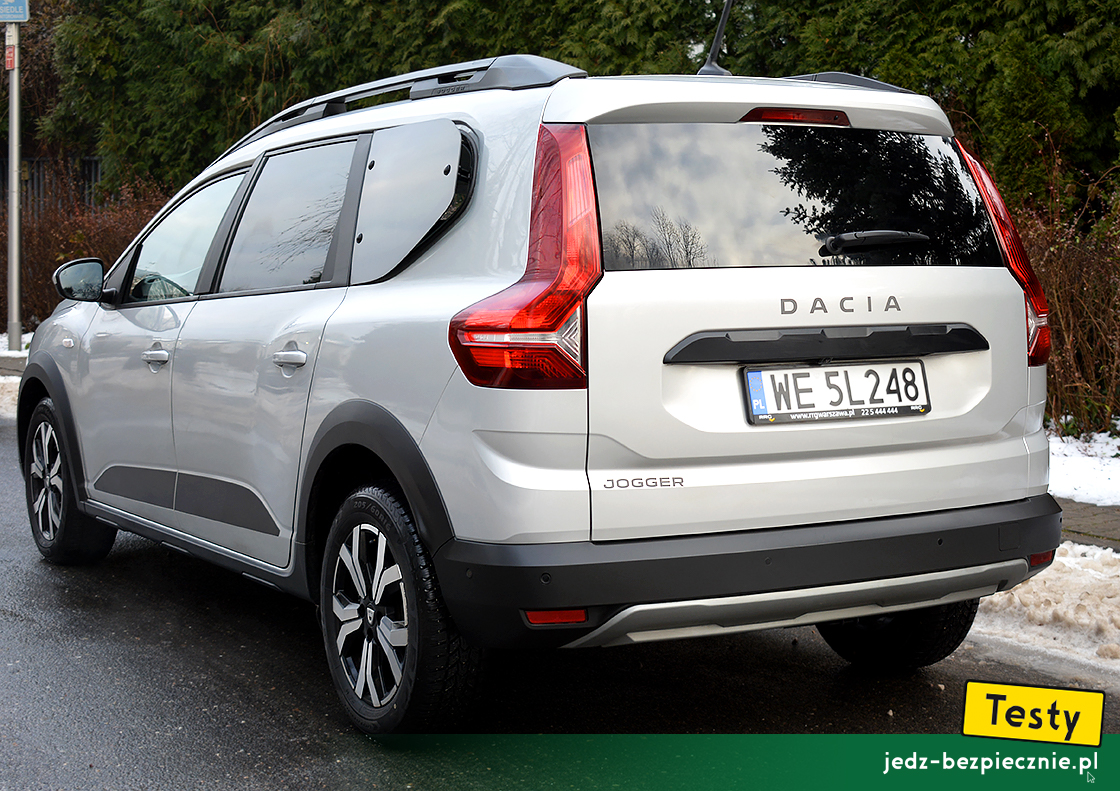 TESTY | Dacia Jogger 7-osobowa - tył samochodu, uchylane szyby boczne, trzeci rząd siedzeń