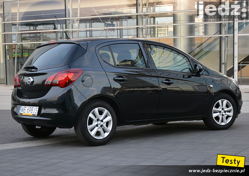 TESTY | Opel Corsa E - tył samochodu, wersja hatchback, 5-drzwiowa