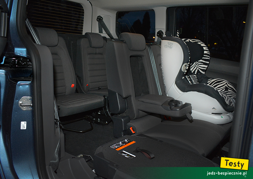 TESTY | Ford Grand Tourneo Connect II facelifting - wnętrze auta, dostęp do trzeciego rzędu siedzeń