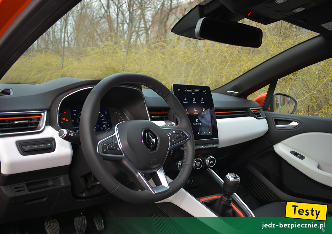 Testy - Renault Clio V hatchback - kokpit wersji Intens z 9,3 calowym ekranem dotykowym