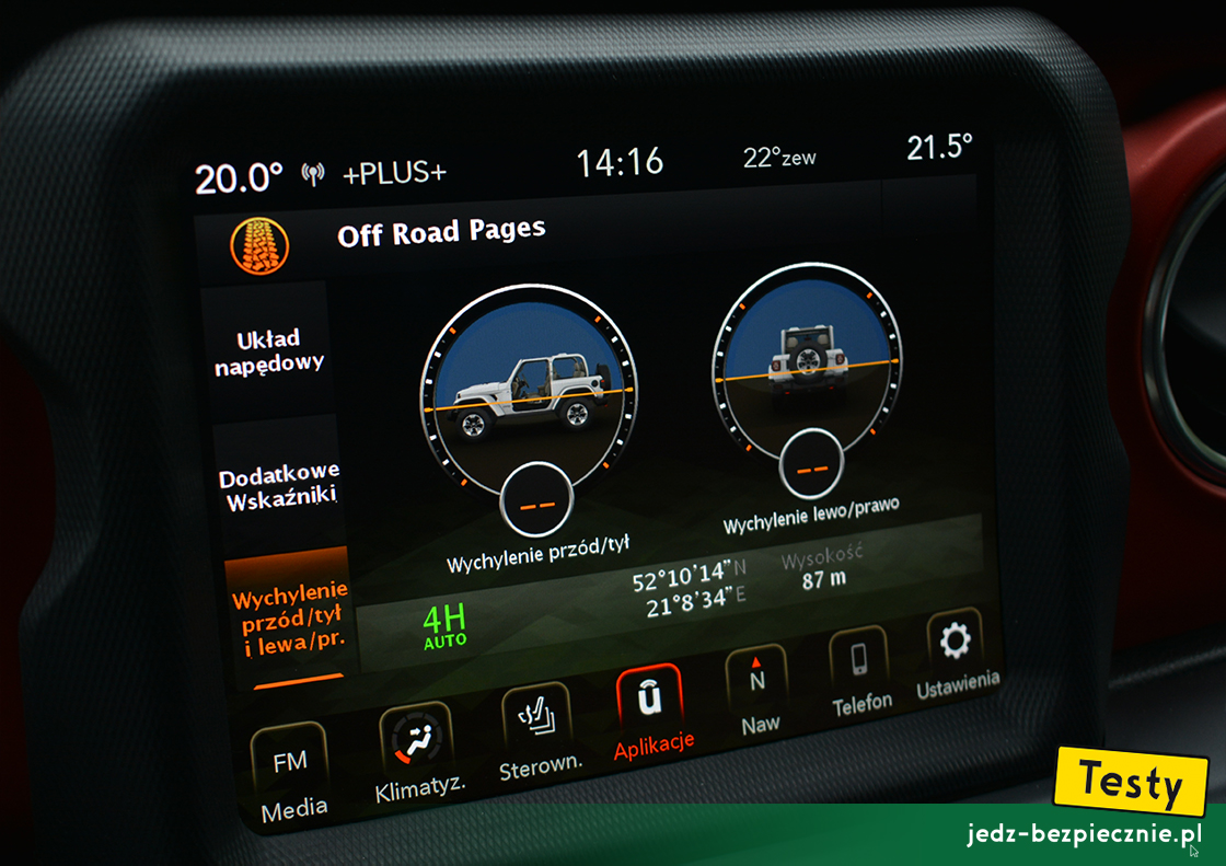Testy - Jeep Wrangler JL - panel kontrolny z położeniem samochodu względem sztucznego horyzontu