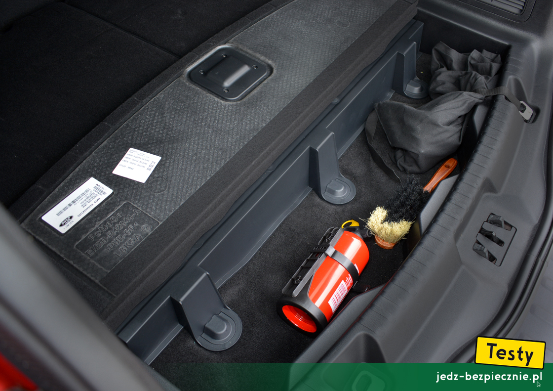 Testy - Ford S-Max hybrid 7-osobowy - schowek pod podłogą bagażnika