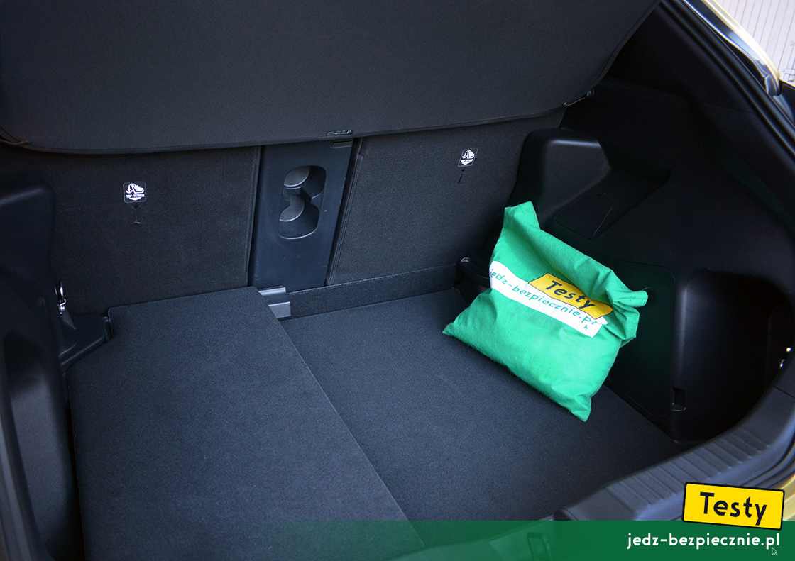Testy - Toyota Yaris Cross hybrid - podwójna podłoga bagażnika wersji z napędem hybrydowym