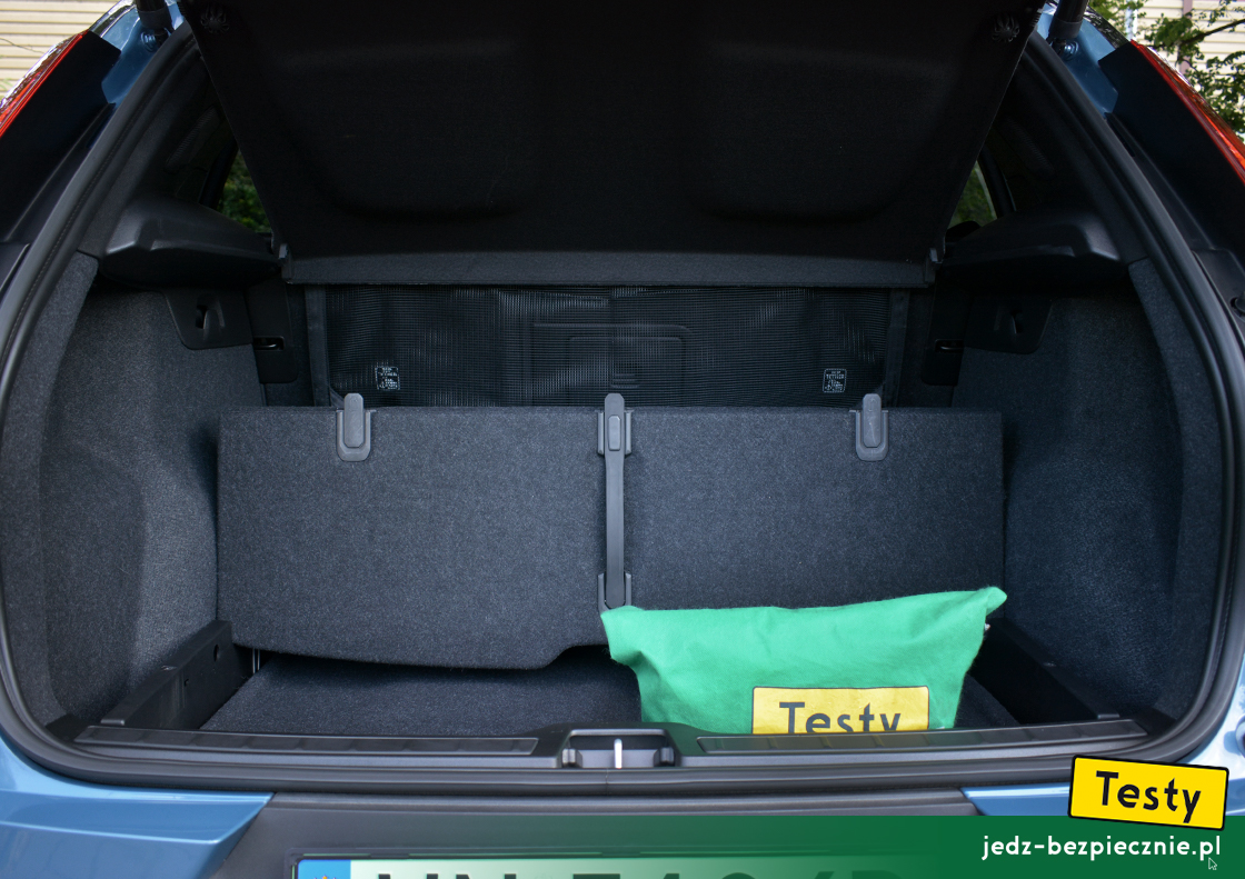 Testy - Volvo XC40 Recharge - bagażnik z łamaną płytą podłogi
