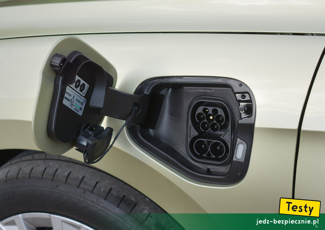 TESTY | Skoda Superb IV kombi plug-in | gniazdo ładowania CCS w hybrydzie plug-in