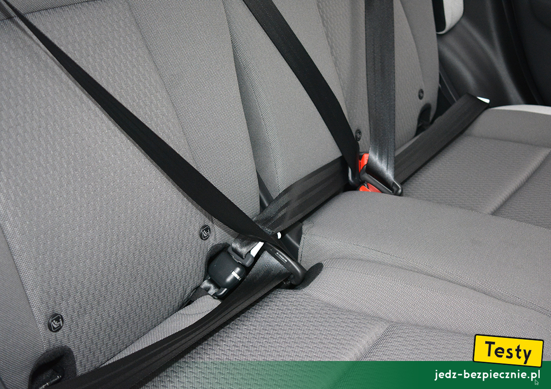 Testy - Honda Jazz Crosstar - przebieg pasów bezpieczeństwa na kanapie