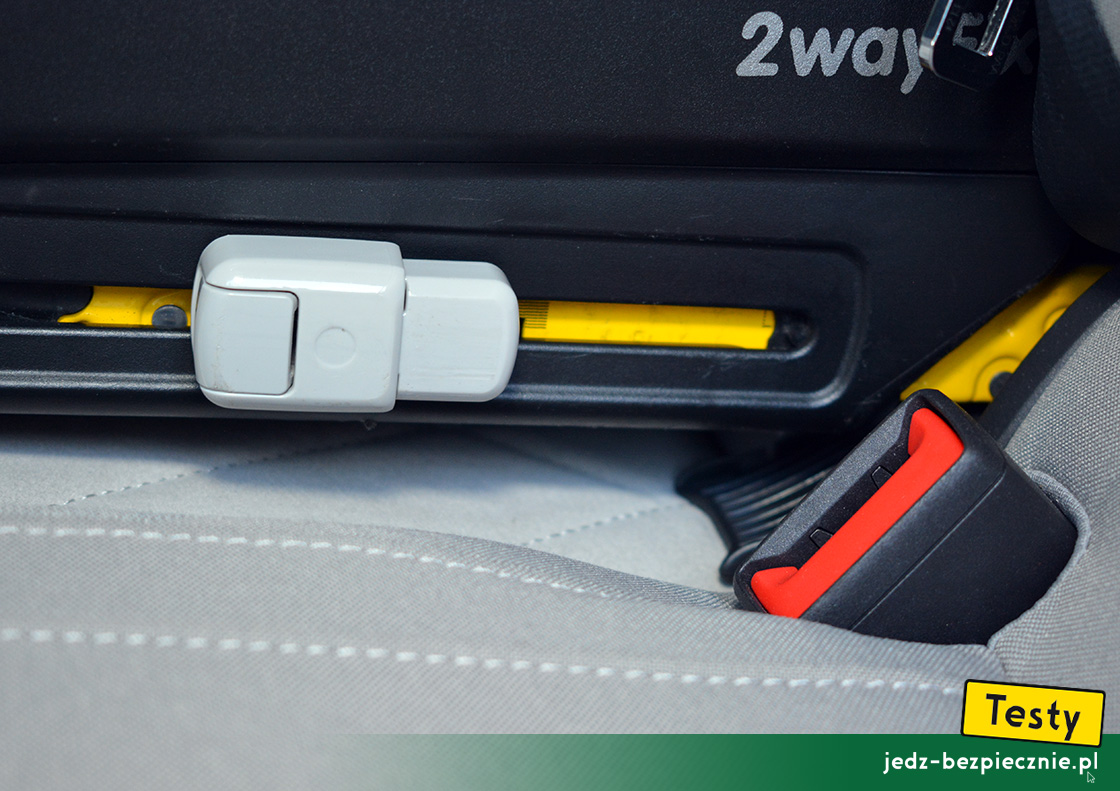 Testy - Volkswagen Golf VIII hatchback eHybrid - minusy, wysokość mocowań Isofix na kanapie
