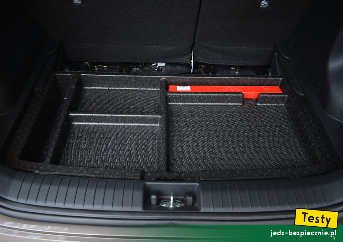 TESTY | Hyundai Kona EV - organizer na drobne przedmioty pod podłogą bagażnika
