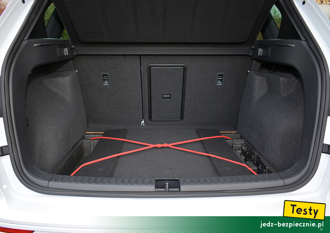 Testy - SEAT Ateca 4Drive facelifting - wady, oczka do mocowania siatki lub linek,