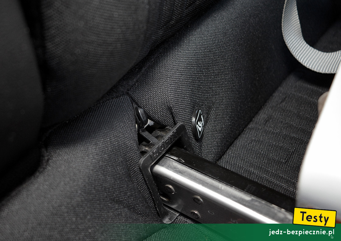 Testy - Fiat 600e - mocowania Isofix na skrajnych miejscach kanapy, minusy