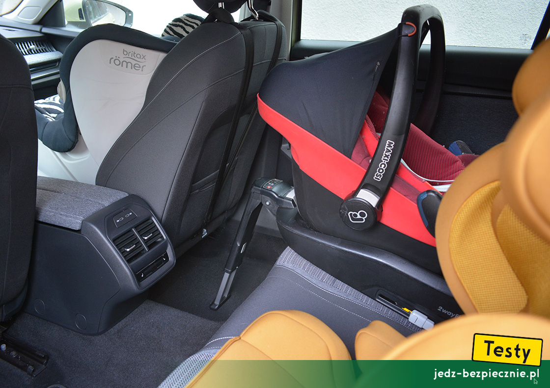 Testy - Skoda Superb IV kombi plug-in - plusy: trzy pary mocowań Isofix