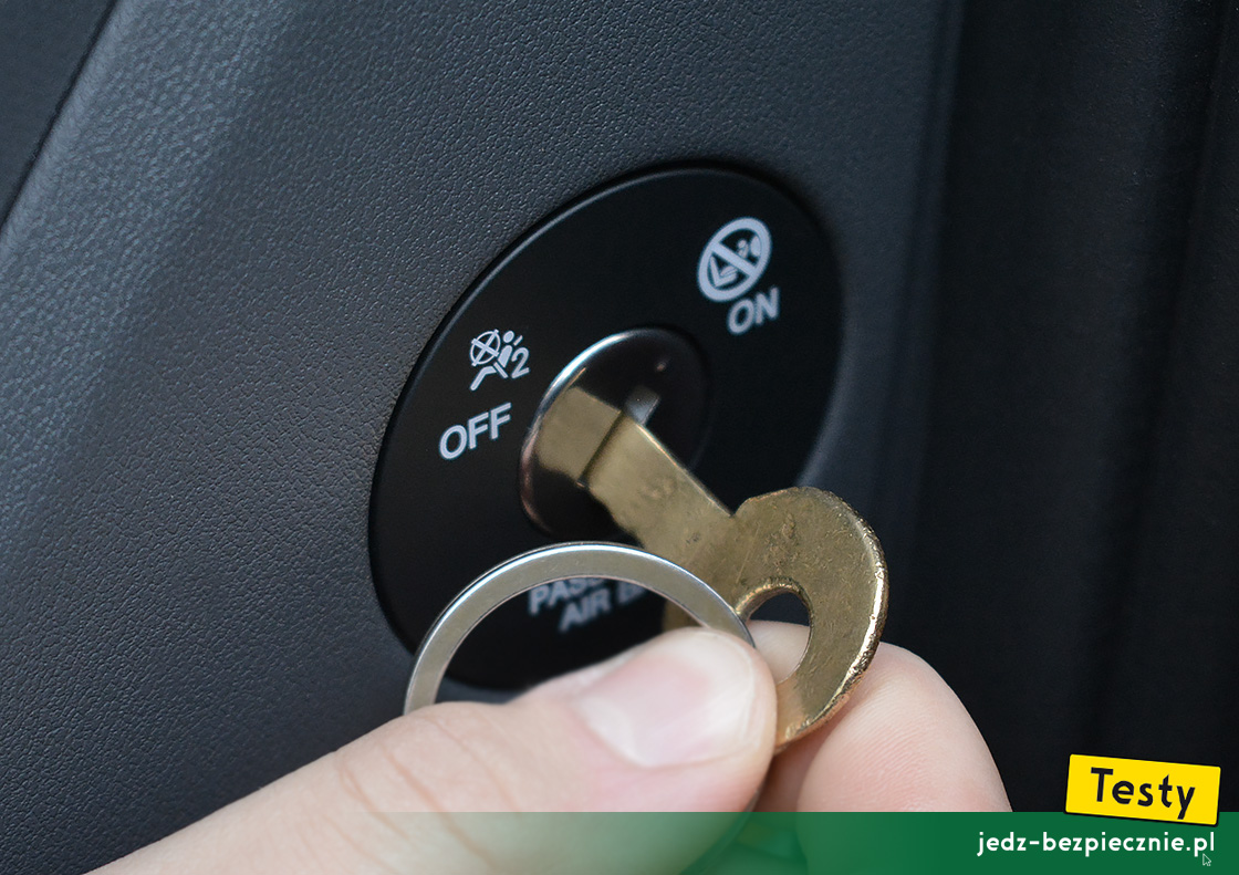 Testy - Kia EV3 - minusy: ustawienie zagłówka fotela