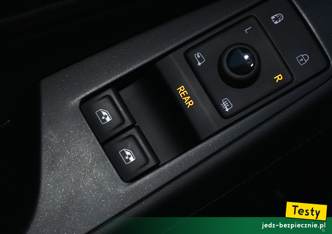Testy - Volkswagen ID.7 - minusy: sposób sterowania elektrycznymi szybami z tyłu