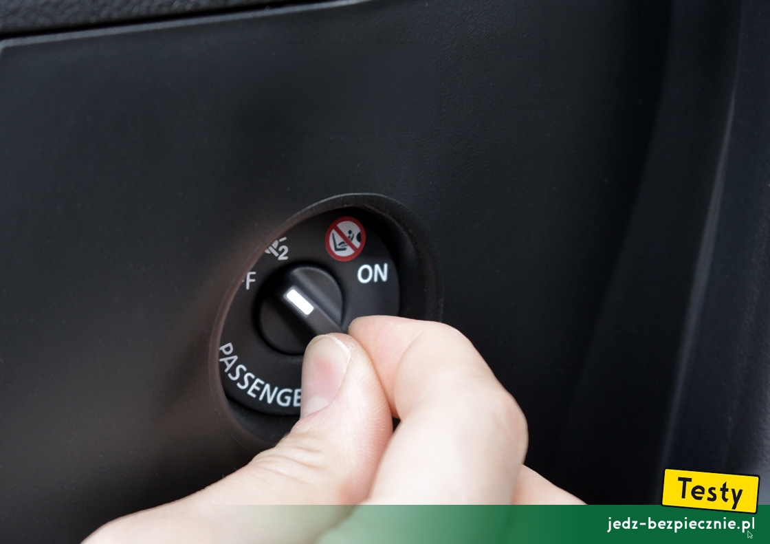 Testy - Renault Grand Kangoo - minusy: sposób zmiany działania przedniej poduszki powietrznej pasażera
