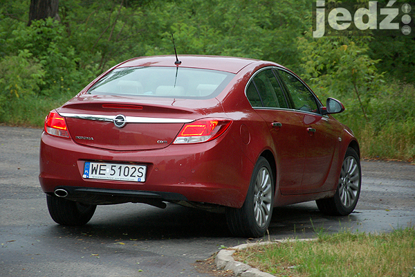 Opel Insignia A, tył samochodu w nadwoziu sedan