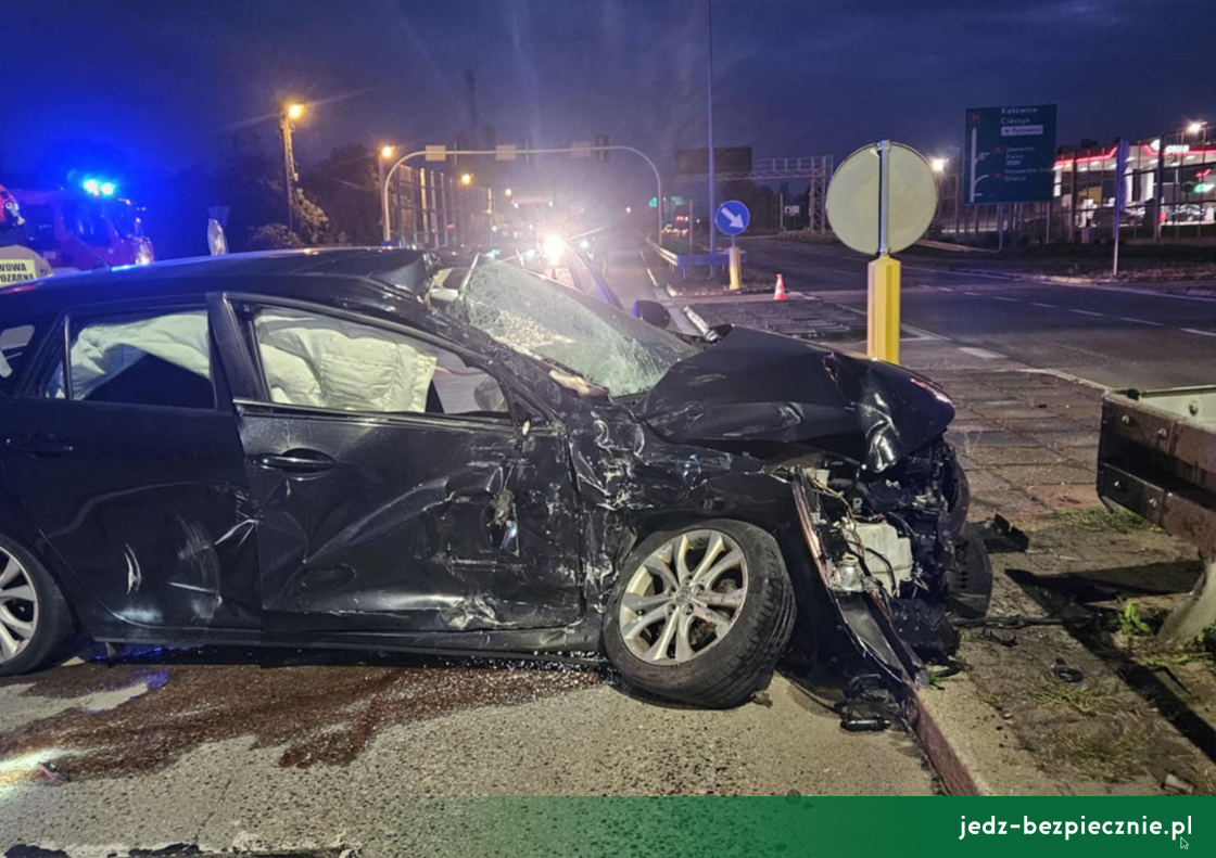 Wypadek drogowy w Siewierzu, zderzenie samochodu osobowego z ciężarowym, jedna osoba poszkodowana | Jedź Bezpiecznie